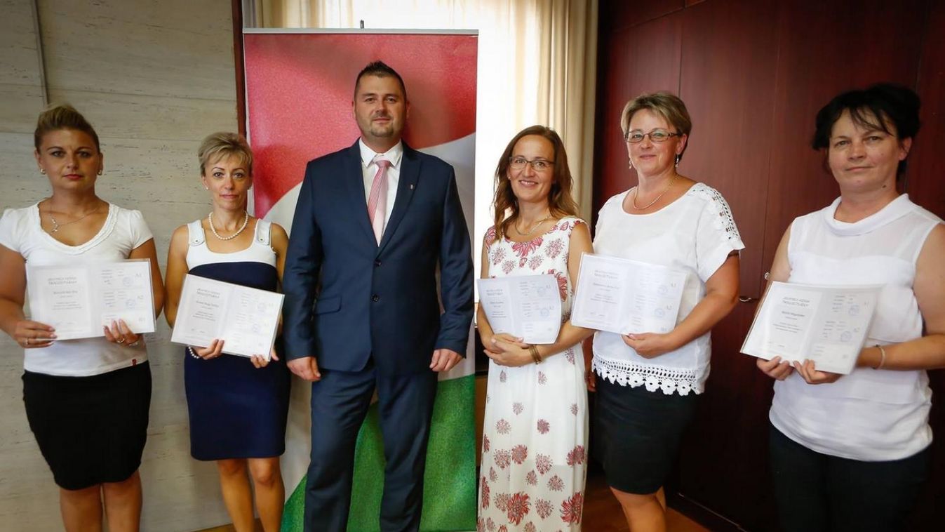 Jelnyelven segítik a hallássérülteket a hivatalokban