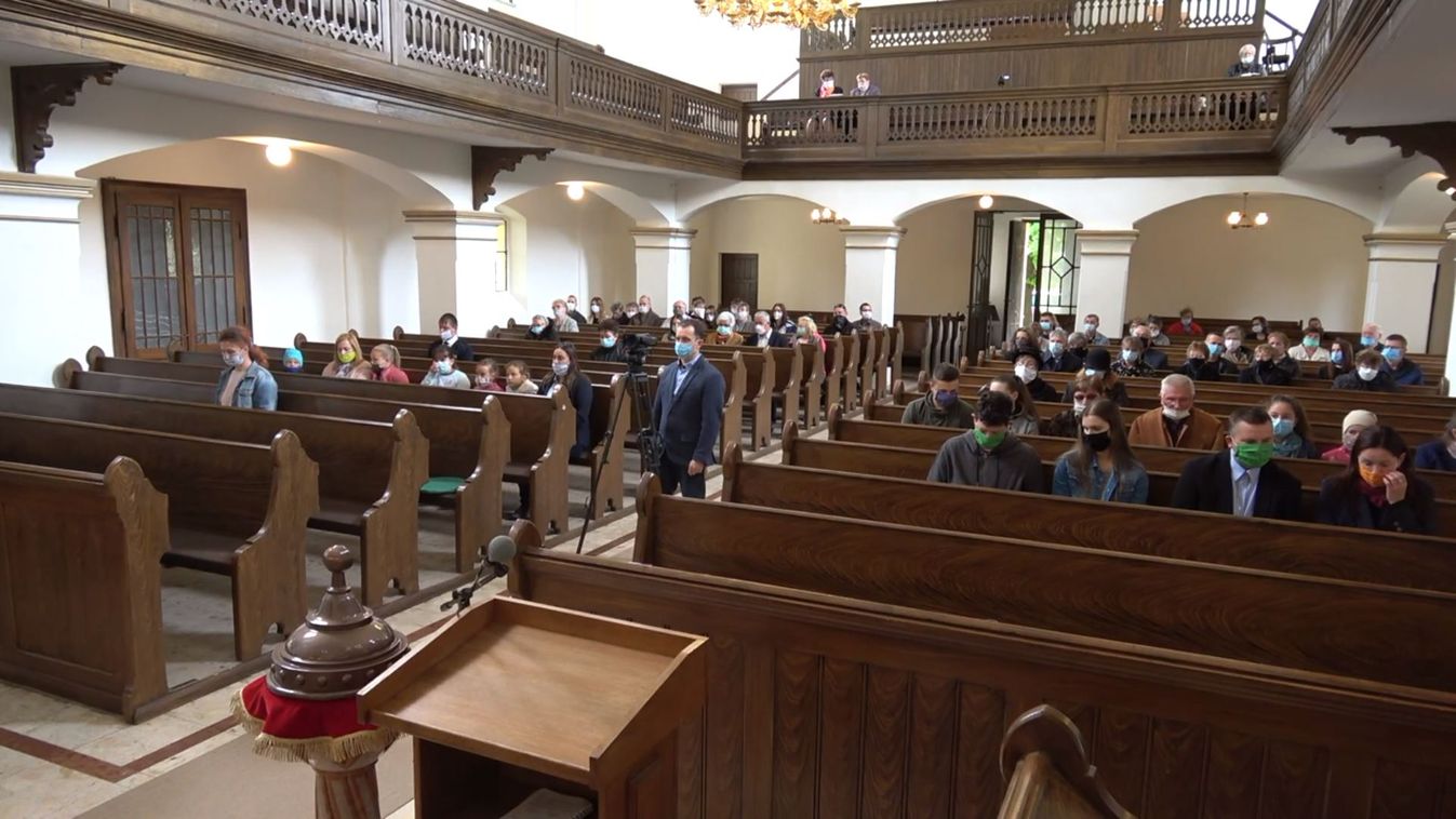 Ismét templomban hallgathatták Kondoroson az istentiszteletet