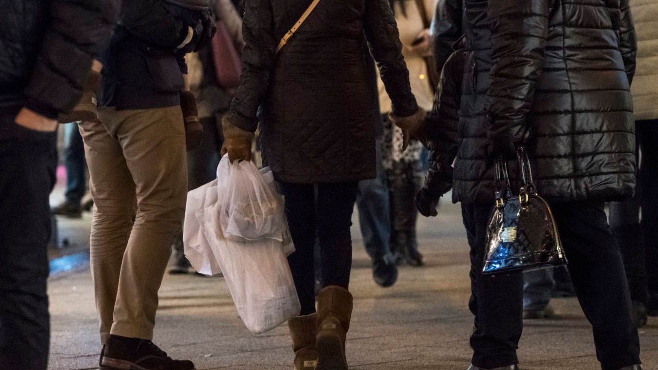 Az ezüsthétvégére elsimultak a bolti hullámzások