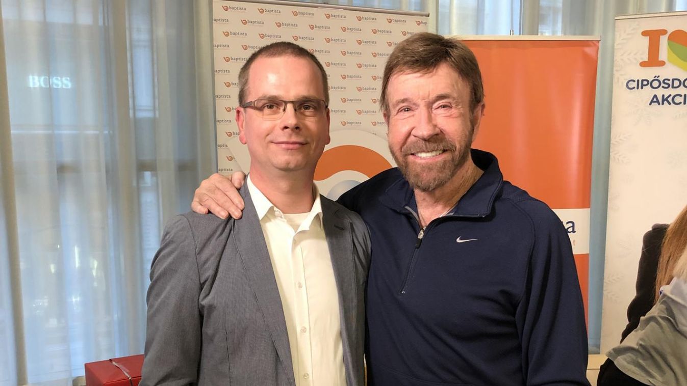 A békési Makovei Róbert tolmácsolta Chuck Norris gondolatait a sajtónak