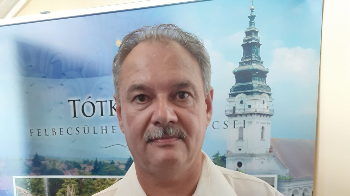 Időutazásra csábítanak a komlósi fotográfiák