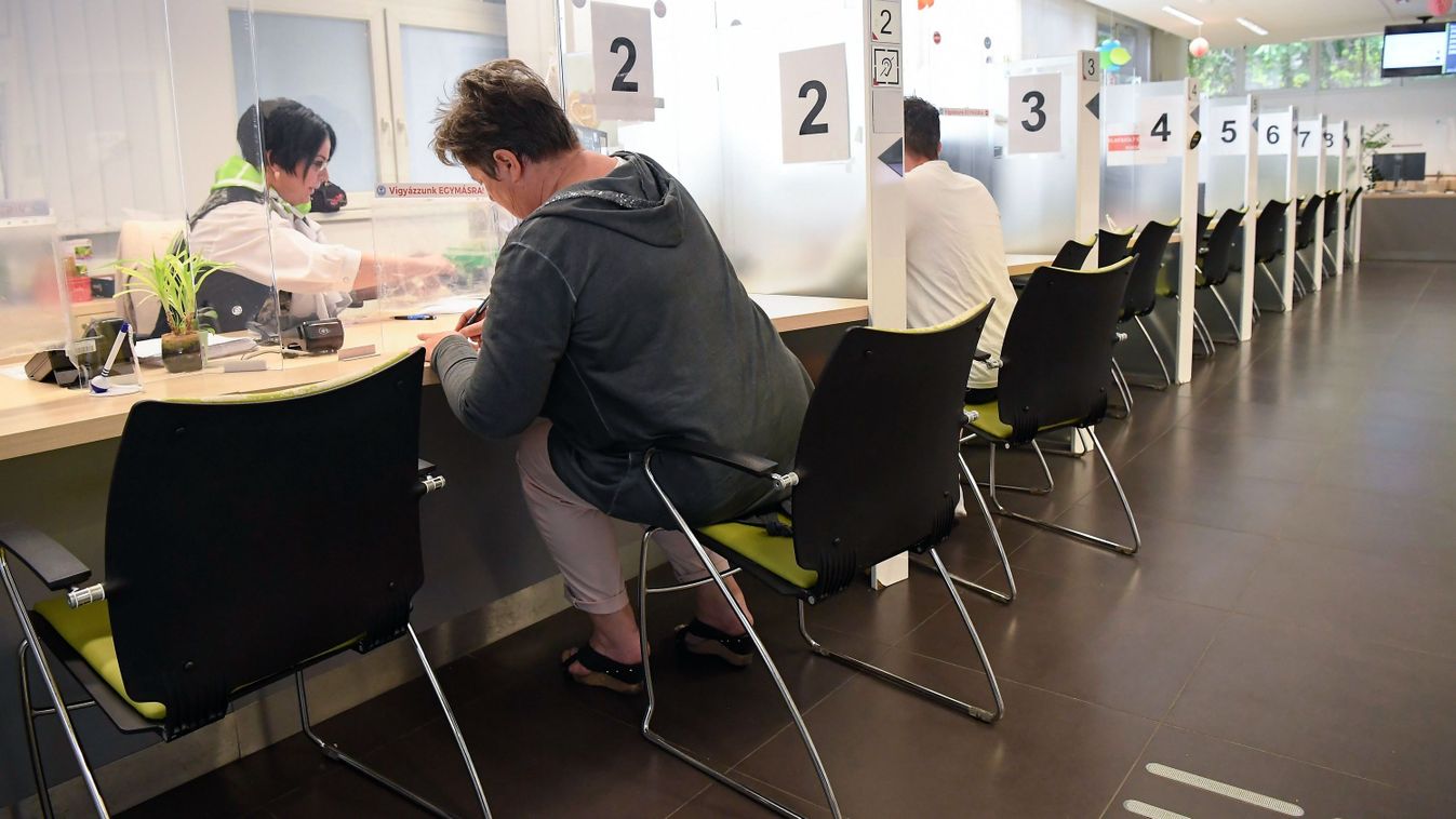 Most pénteken is nyitva tartanak a kormányablakok