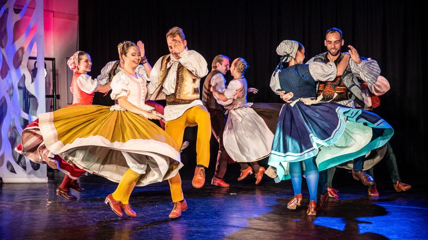 BEOL – A csabai Viharsarok Táncszínház táncosai új, látványos produkciókkal készülnek – Videóval/Galériával