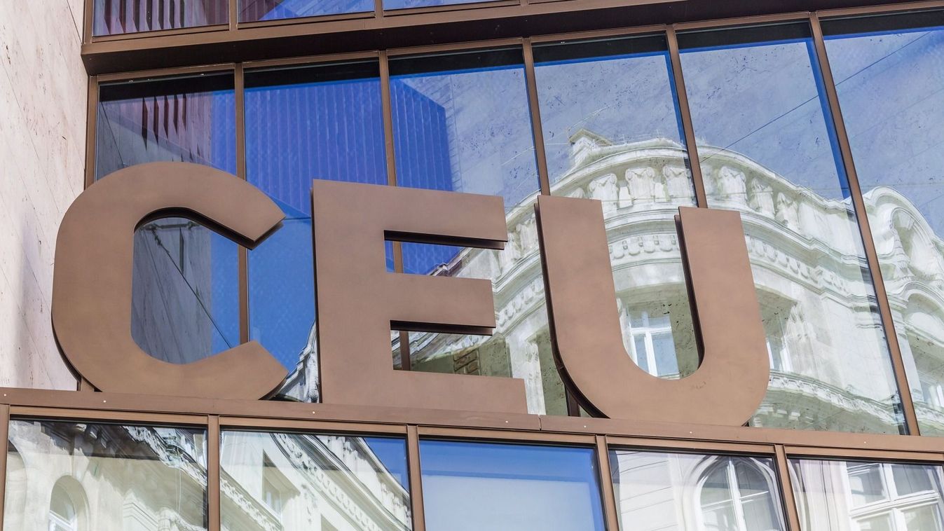 Szélsőbalos és LMBTQ-propagandát oktatnak a szünet alatt a Soros-egyetemen