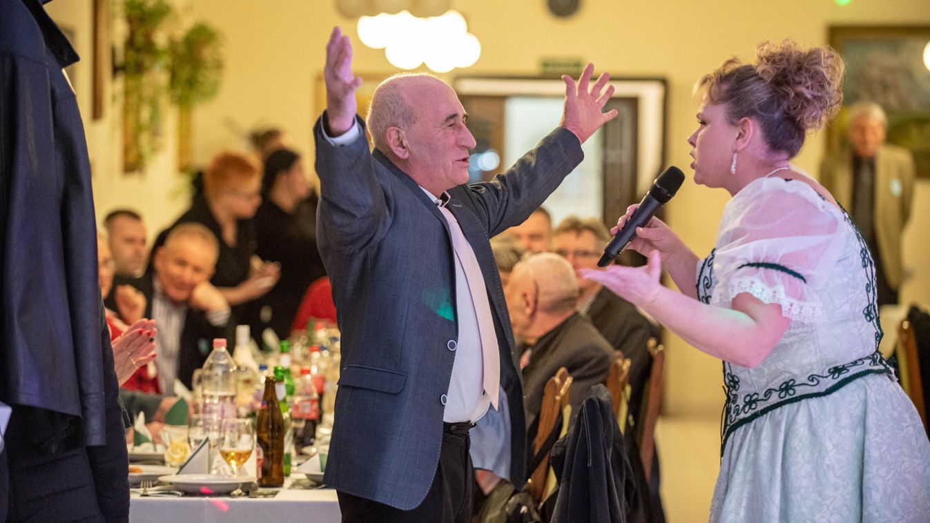 Százhúszan vettek részt az erdélyi bálon, Mezőberényben – galériával