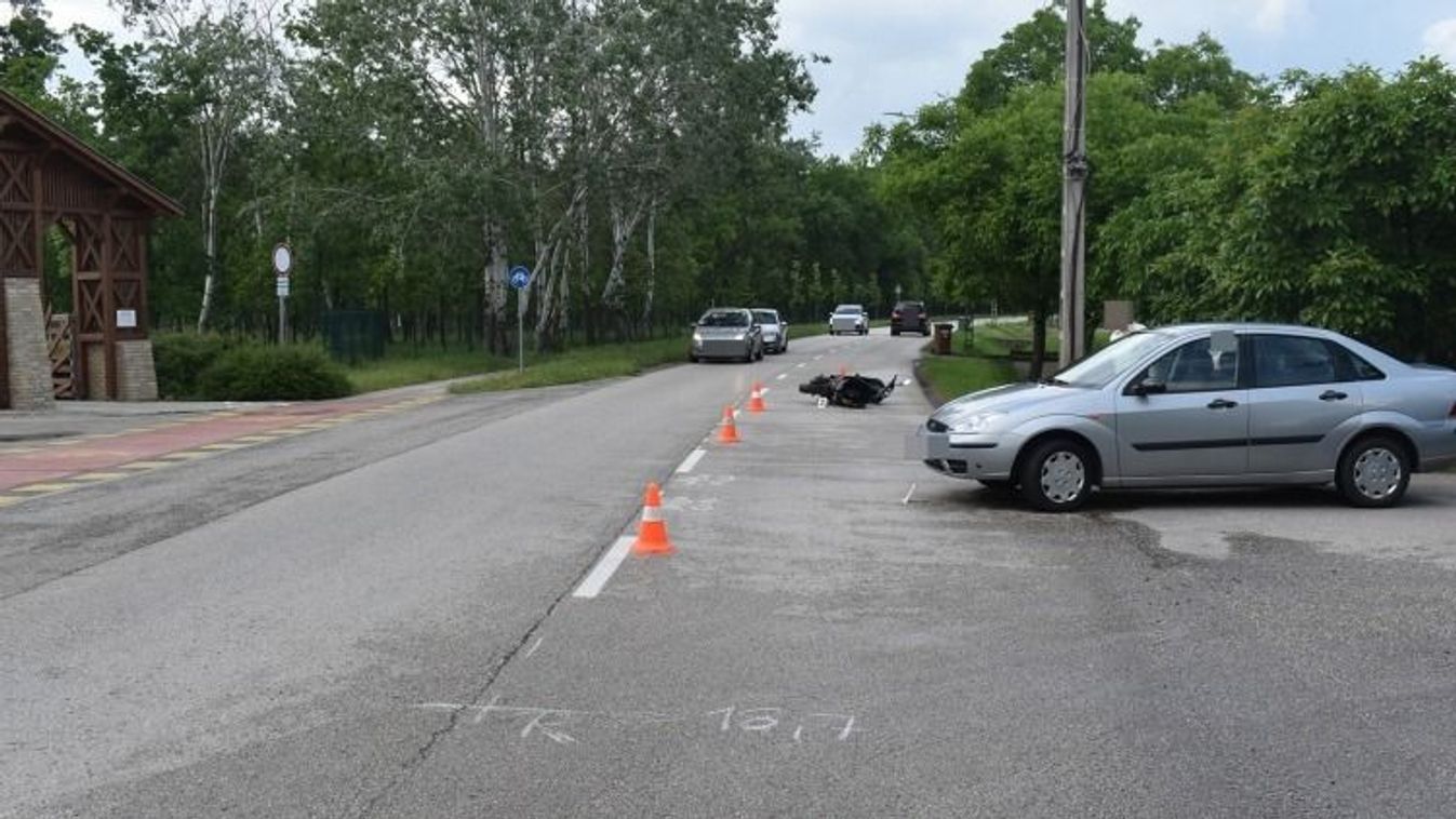 Beol Nem Adott Elsőbbséget Az Autós A Kismotorosnak 