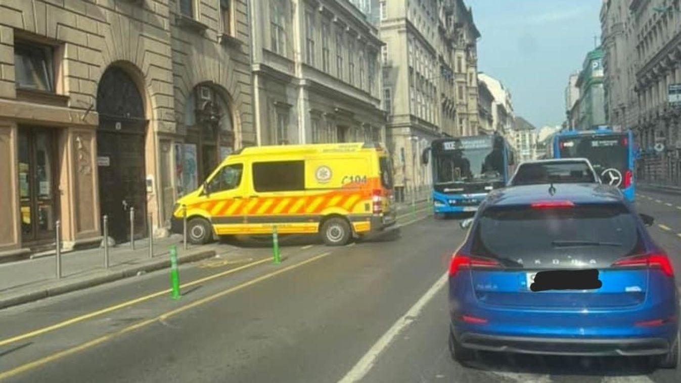 Így akadályozzák a közlekedést Karácsony karói