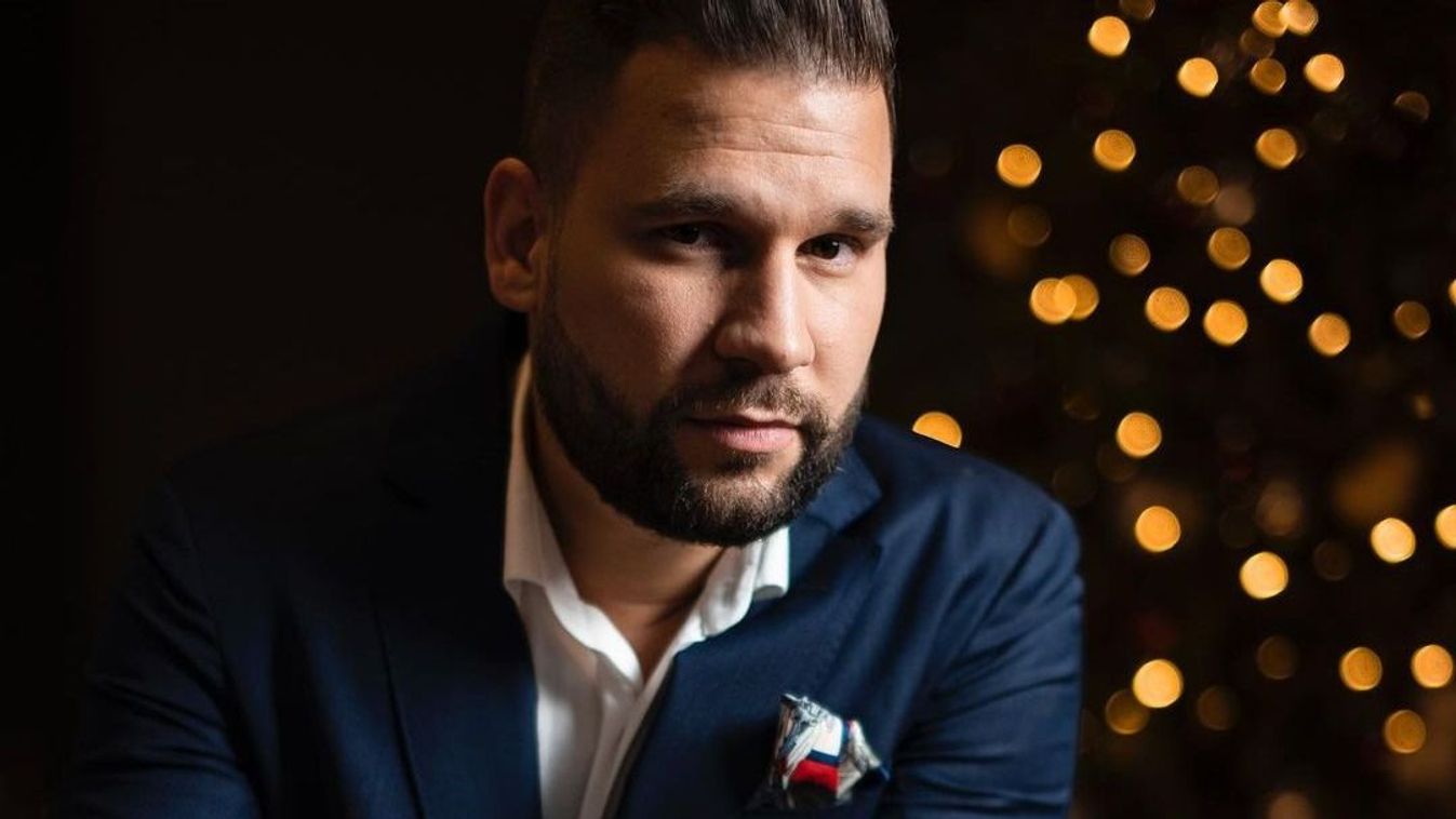 Megint újabb luxusóra virít Rácz Jenő csuklóján