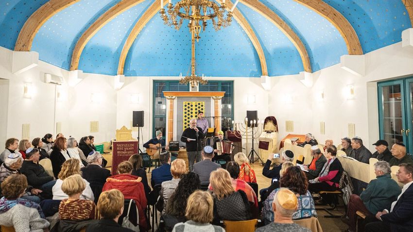 BEOL – Hanukai gyertyagyújtást, koncertet tartottak Békéscsabán