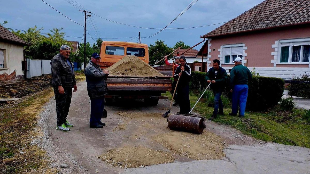 kátyúznak, Méhkeréken