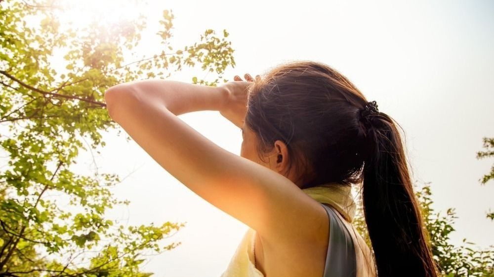 Back,View,Asian,Woman,Doing,Sport,Jogging,Feeling,Sun,And