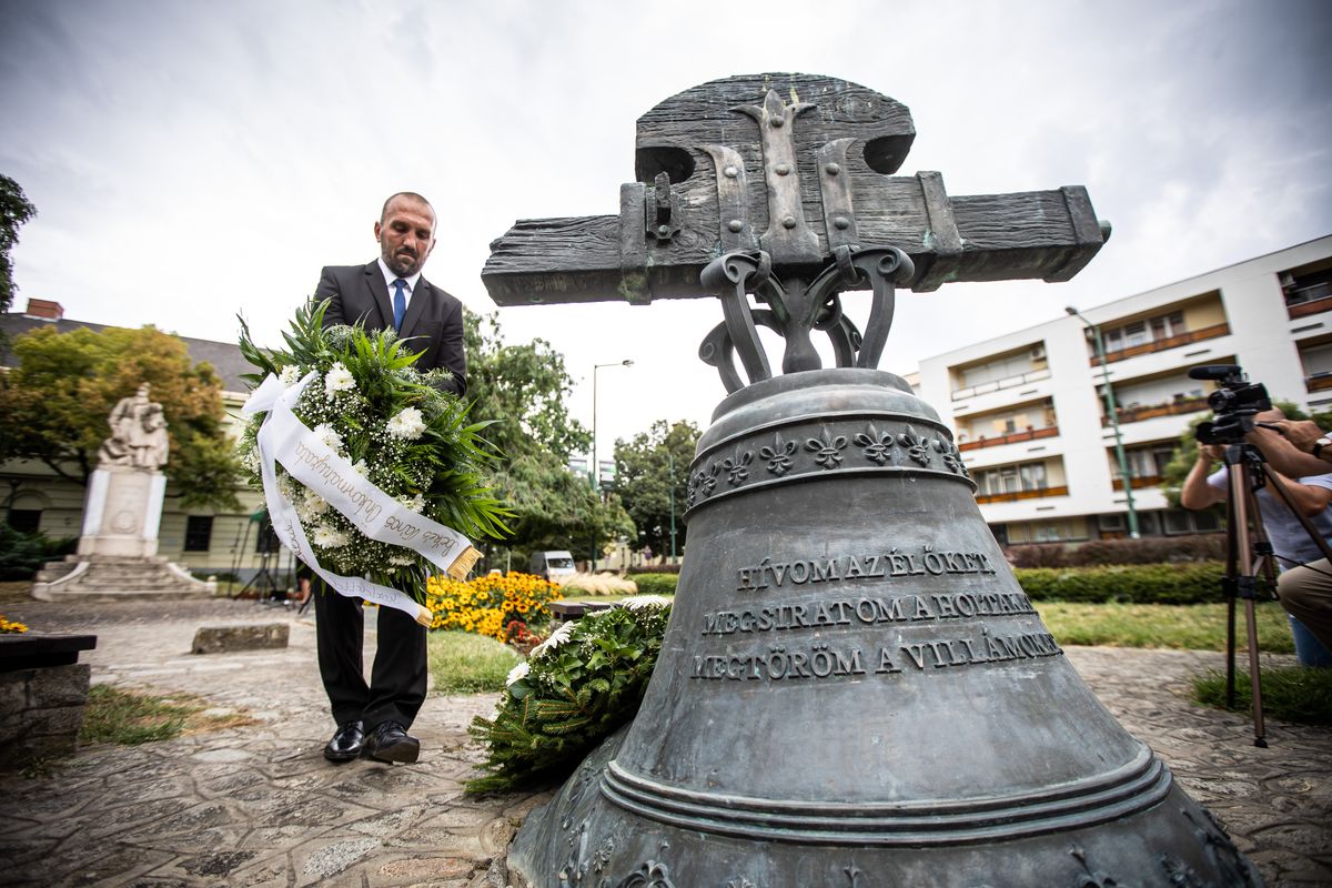 A roma holokauszt áldozataira emlékeztek pénteken Békésen