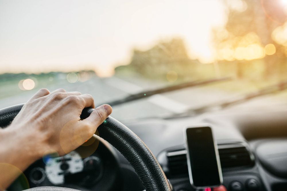 jogsi nélkül vezetett, fiatalkorú, őrizetbe vétel