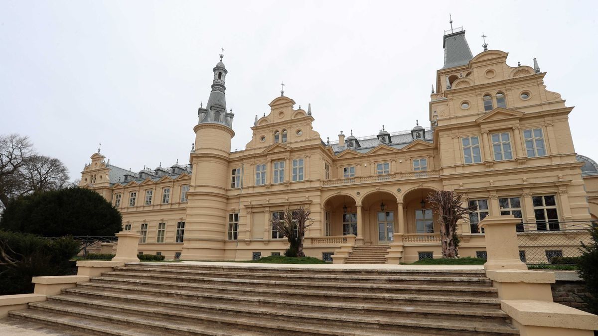 Wenckheim-kastély, Szabadkígyós, politológus, Hódmezővásárhely