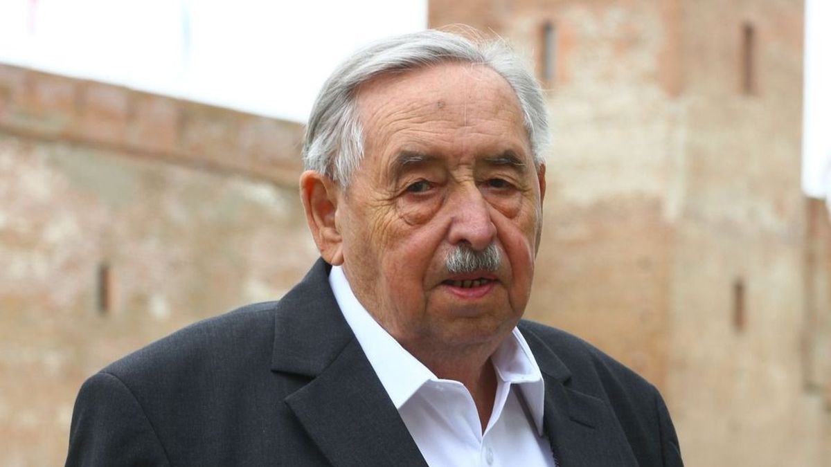 A kolbászkirály csak mesélt és mesélt, már most nagyon hiányzik