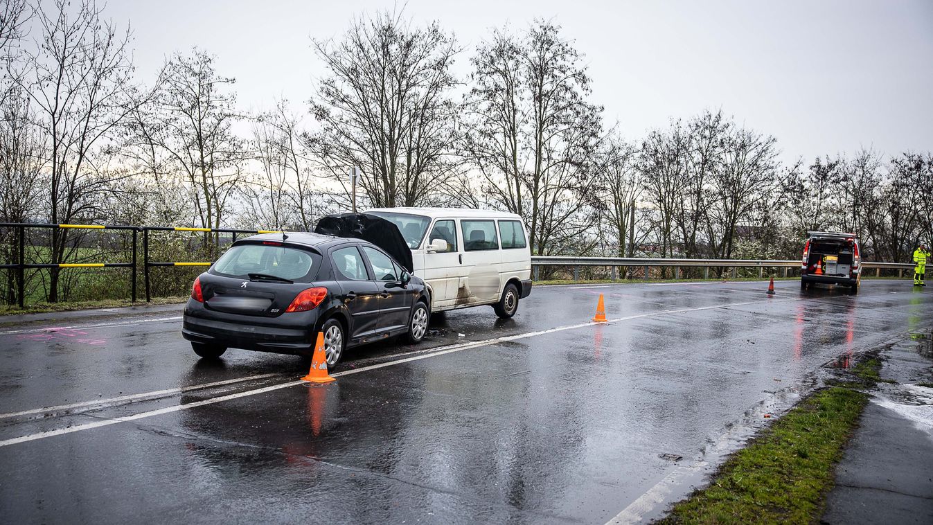 Többen megsérültek: nagy baleset Békéscsaba határában