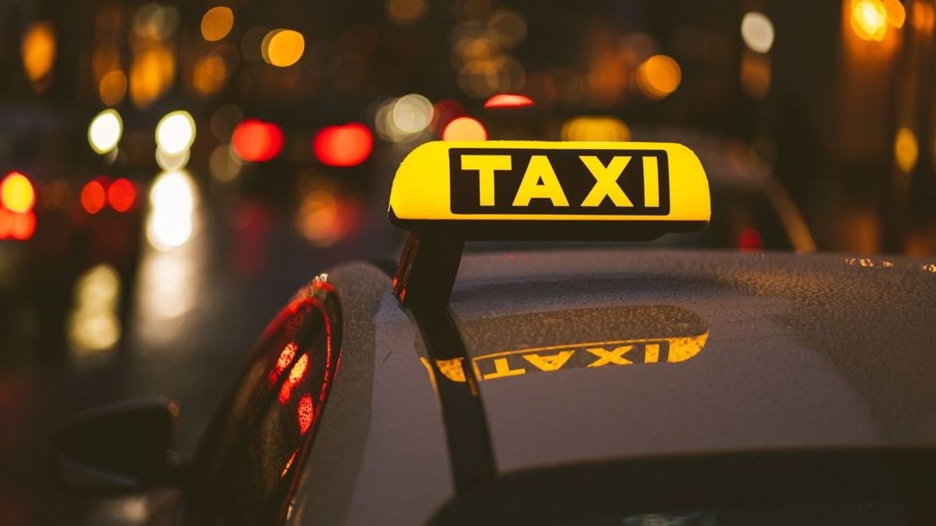 Életveszélyesen megvertek egy taxist, a rendőrök rövid üldözés után elfogták a támadókat