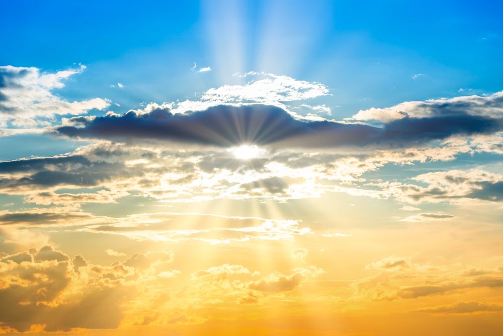 Sunset,Sky,Background,With,Sun,And,Sunset,Clouds