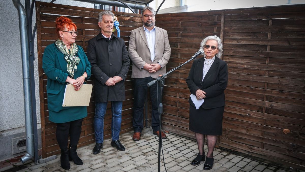 Béköt, ünnepség