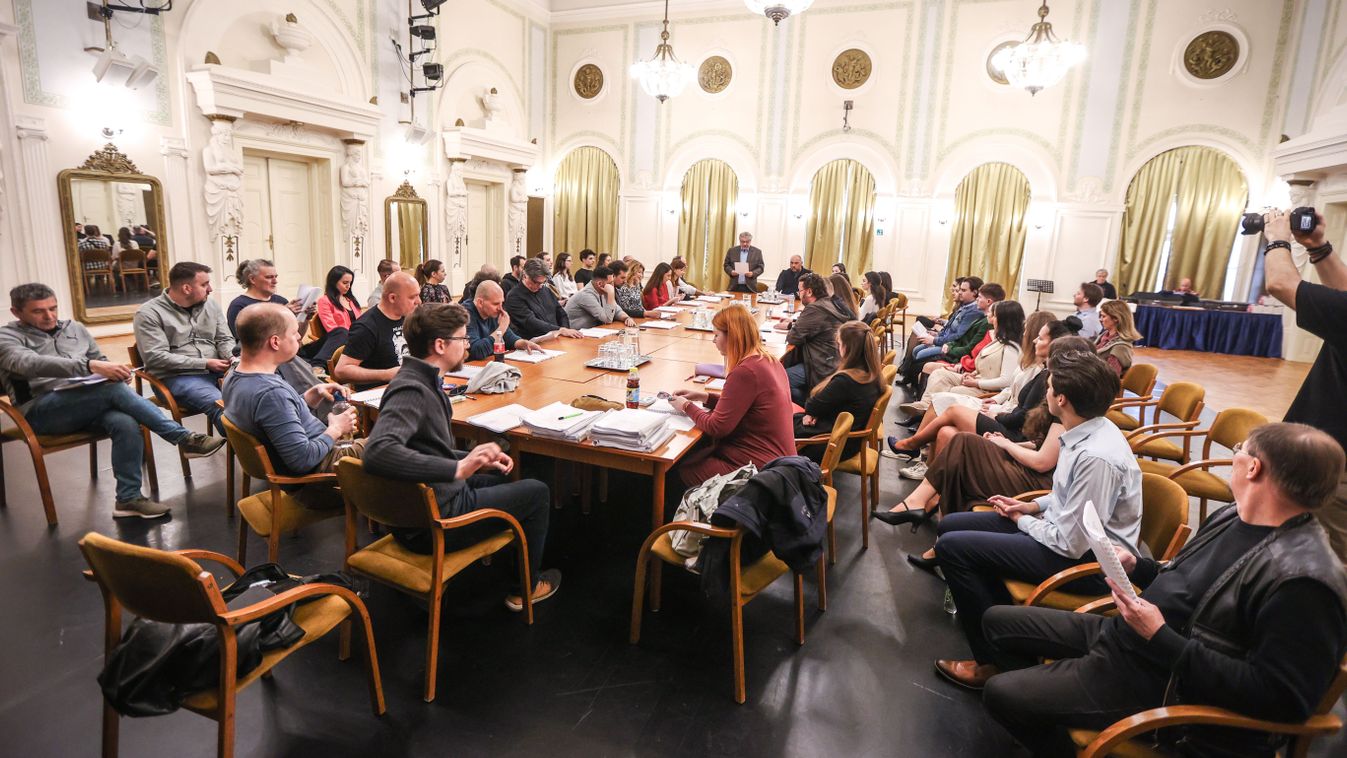 Bűn, hitszegés és hűség köré fonódik a történet - galériával