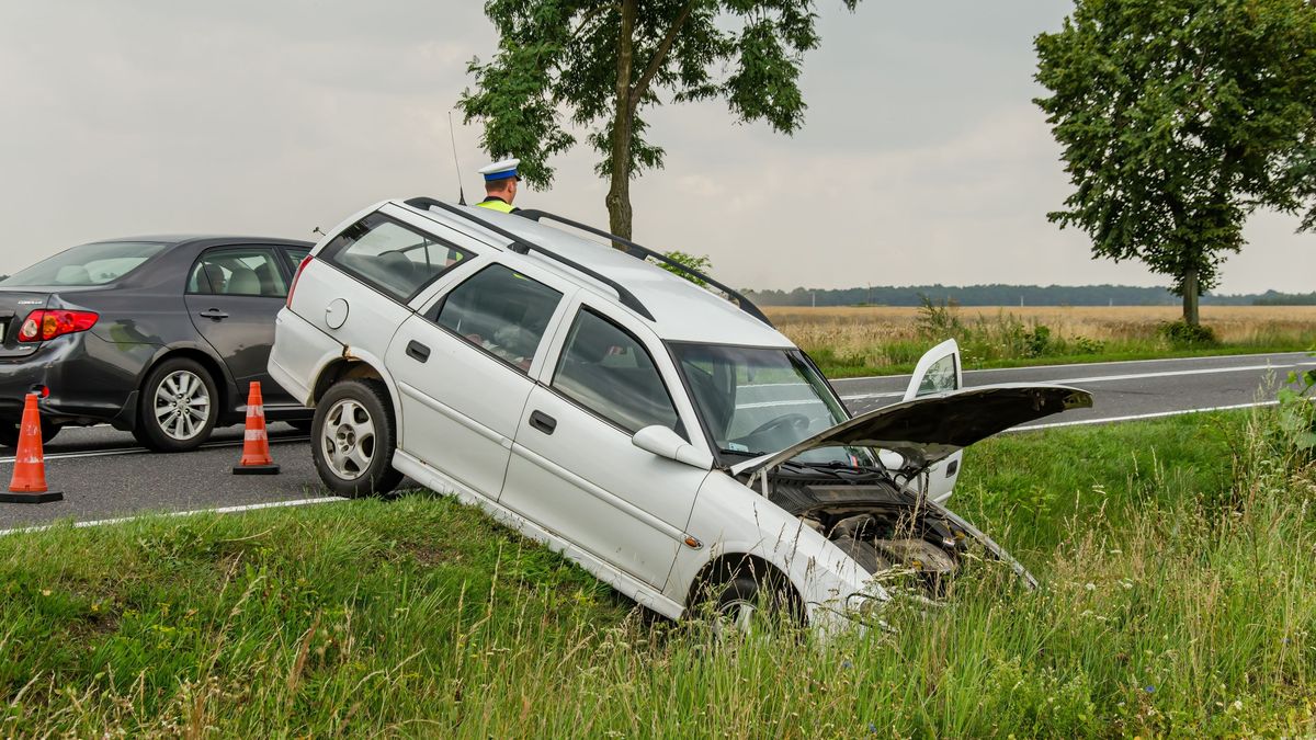25.07.16,Jasienie.,Poland.,Road,Accident.,A,White,Station,Wagon,Drove