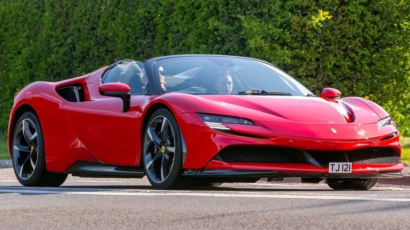 Ferrari SF90 Spider, Jákob Zoltán,