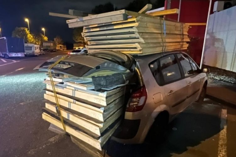 szabálytalanul megpakolt, jármű, német