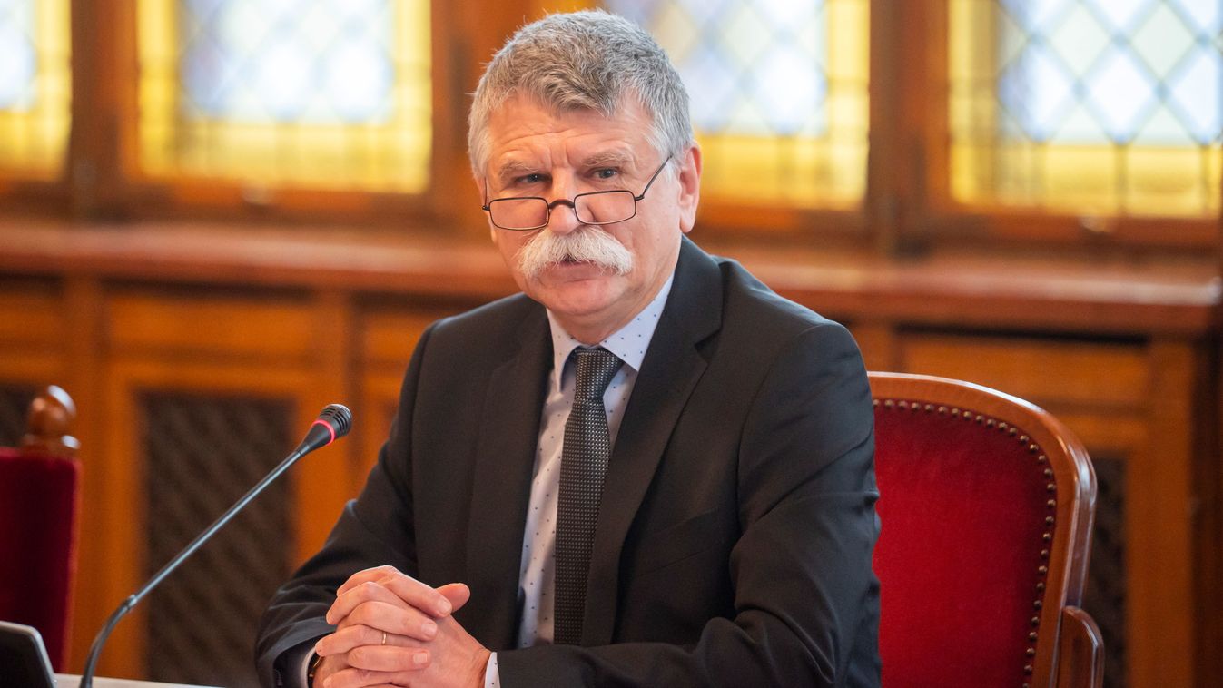 Egyiptomba utazik Kövér László