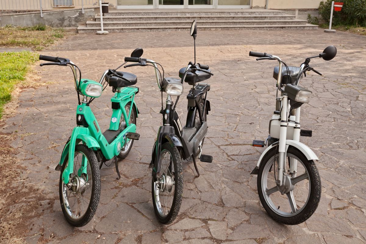 kismotor, népszerűség, segédmotoros kerékpár