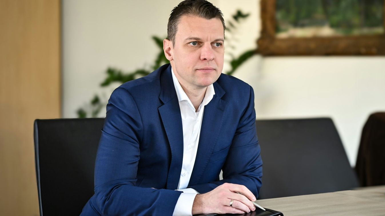 Menczer Tamás válaszolt a kormányfőt párbajra invitáló Magyar Péternek