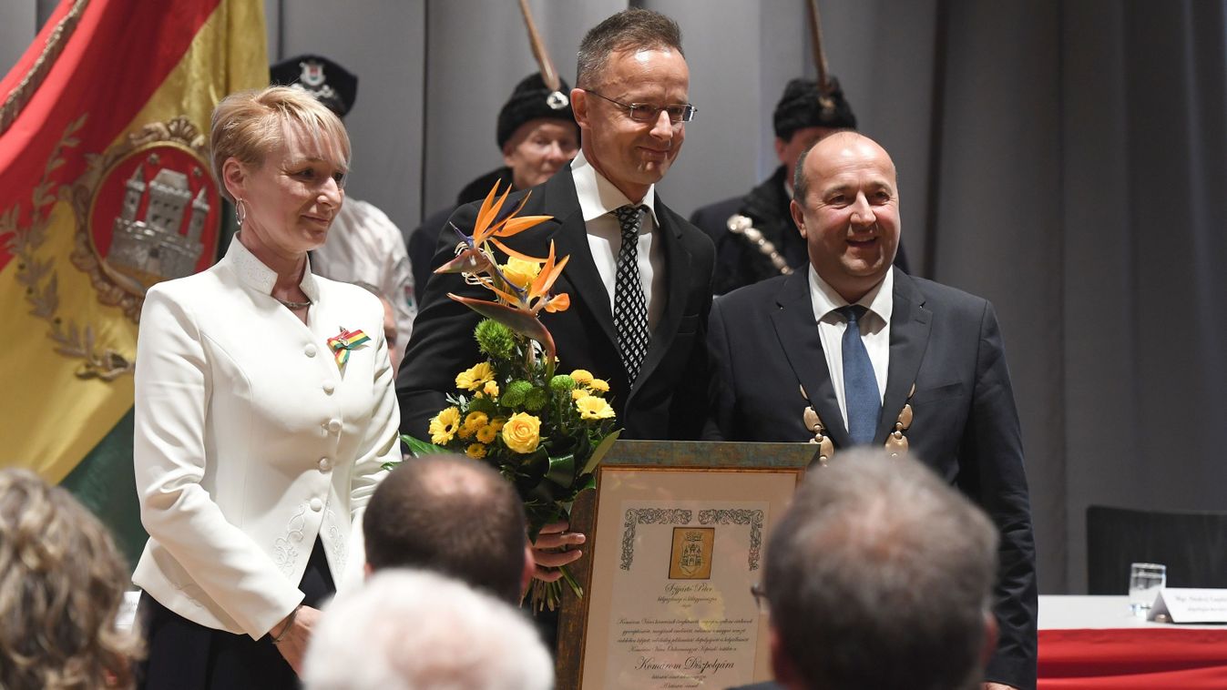 Szijjártó Péter Komárom díszpolgára lett (videó)