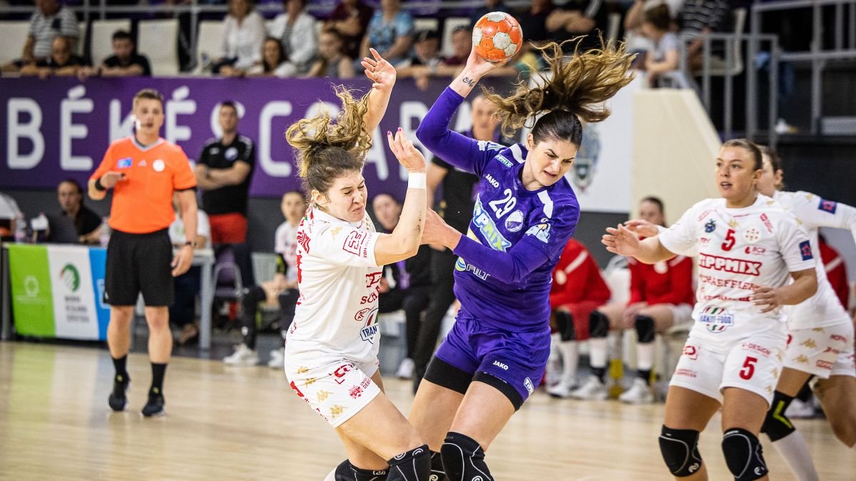 Előre NKSE, Vasas, Sarah Sablic