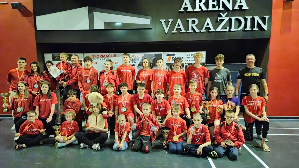 Grand Champion, JALTE-Debreczeni team, kick-box