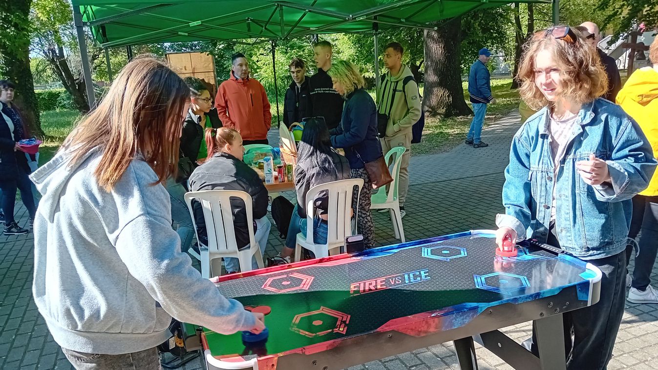 Felavatták új játékaikat, és főztek is a Kossuth diákjai - galériával