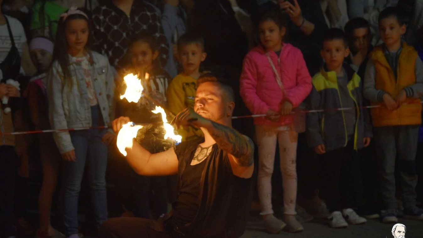 Tüzek gyúltak Mezőberényben, együtt vonult a város - galériával