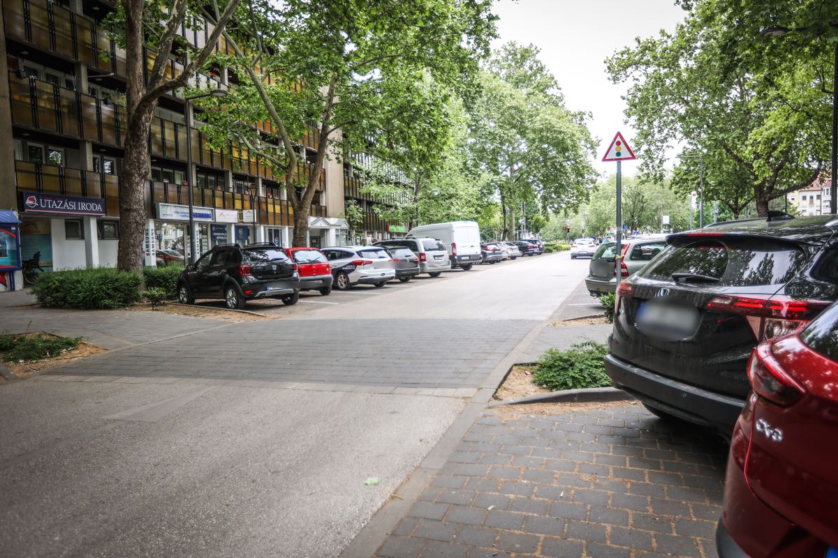 bukkanók, békéscsabai önkormányzat, gyalogos, autós