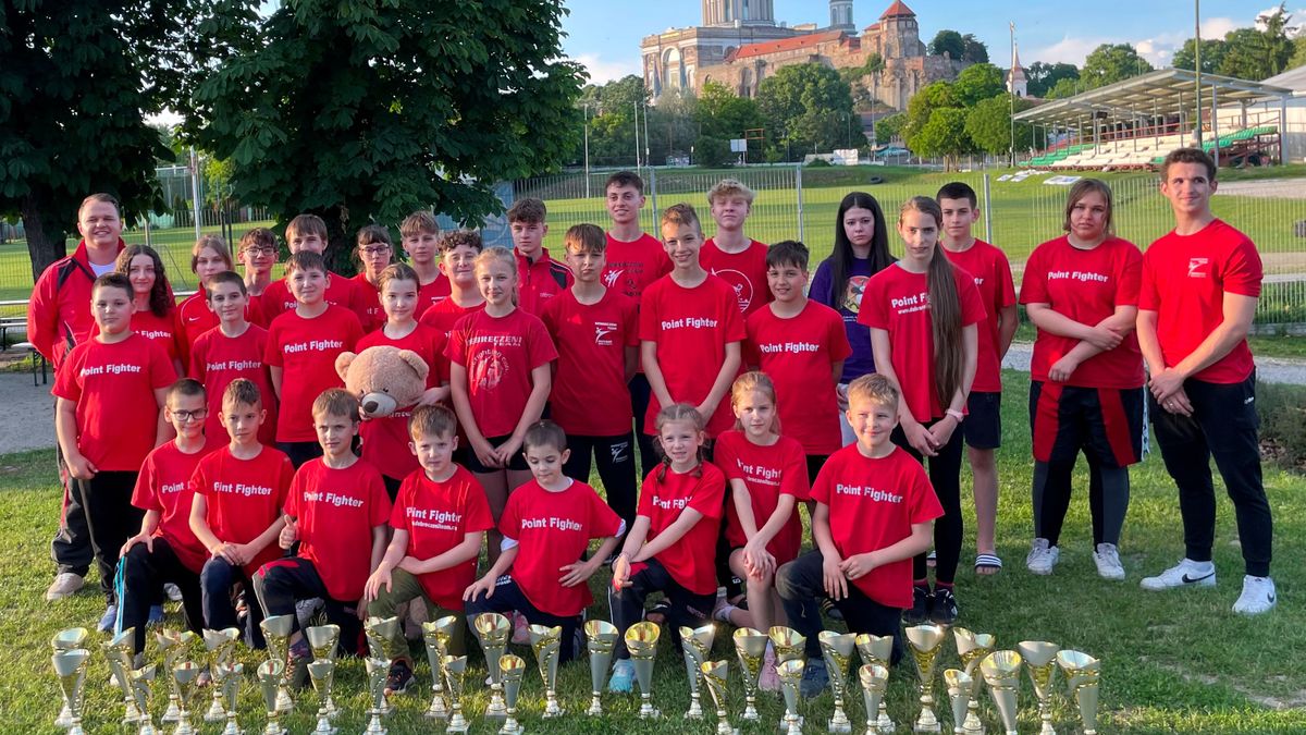 JALTE–Debreczeni team, kick-box