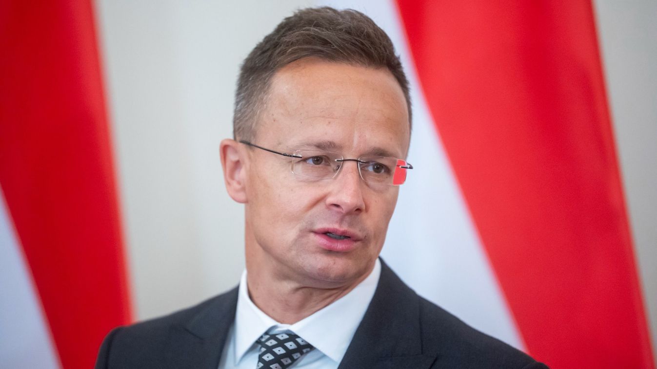 Hat magyar állampolgárt evakuált a kormány Iránból (videó)