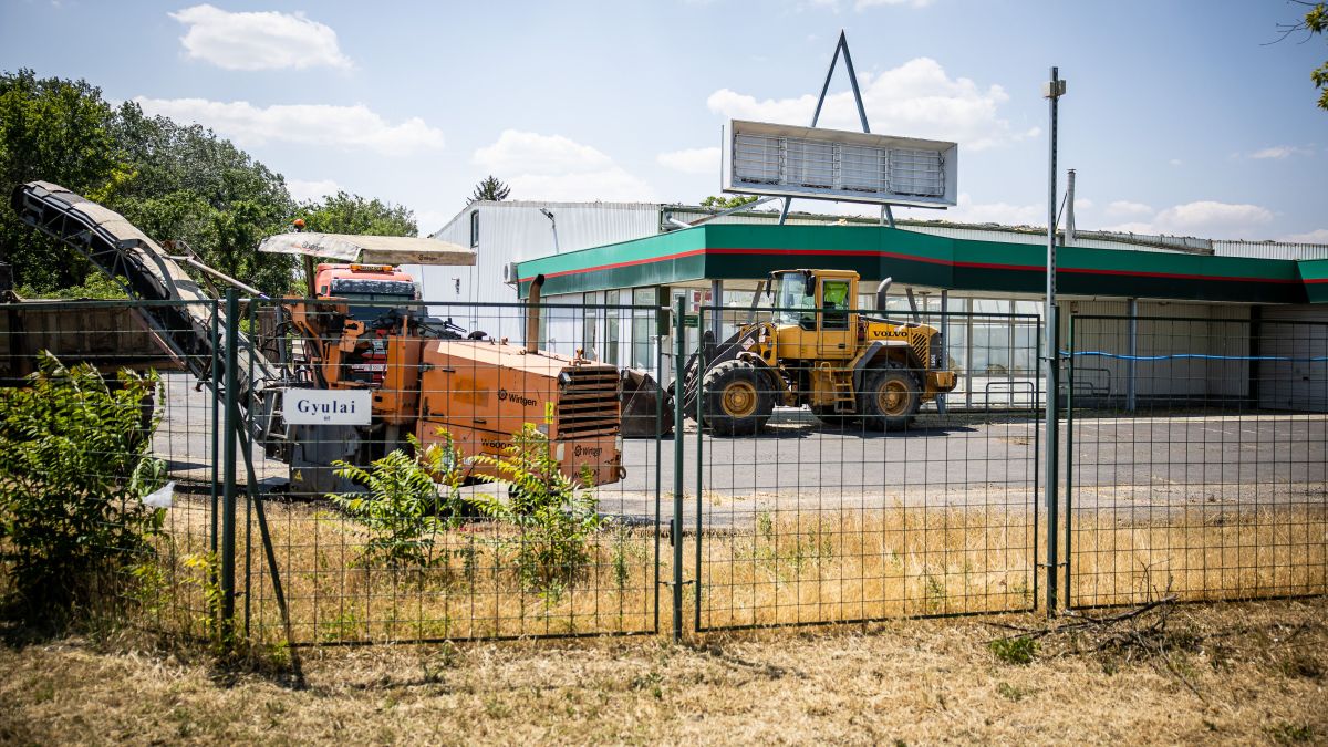 új üzletház, Békéscsaba, interfruct