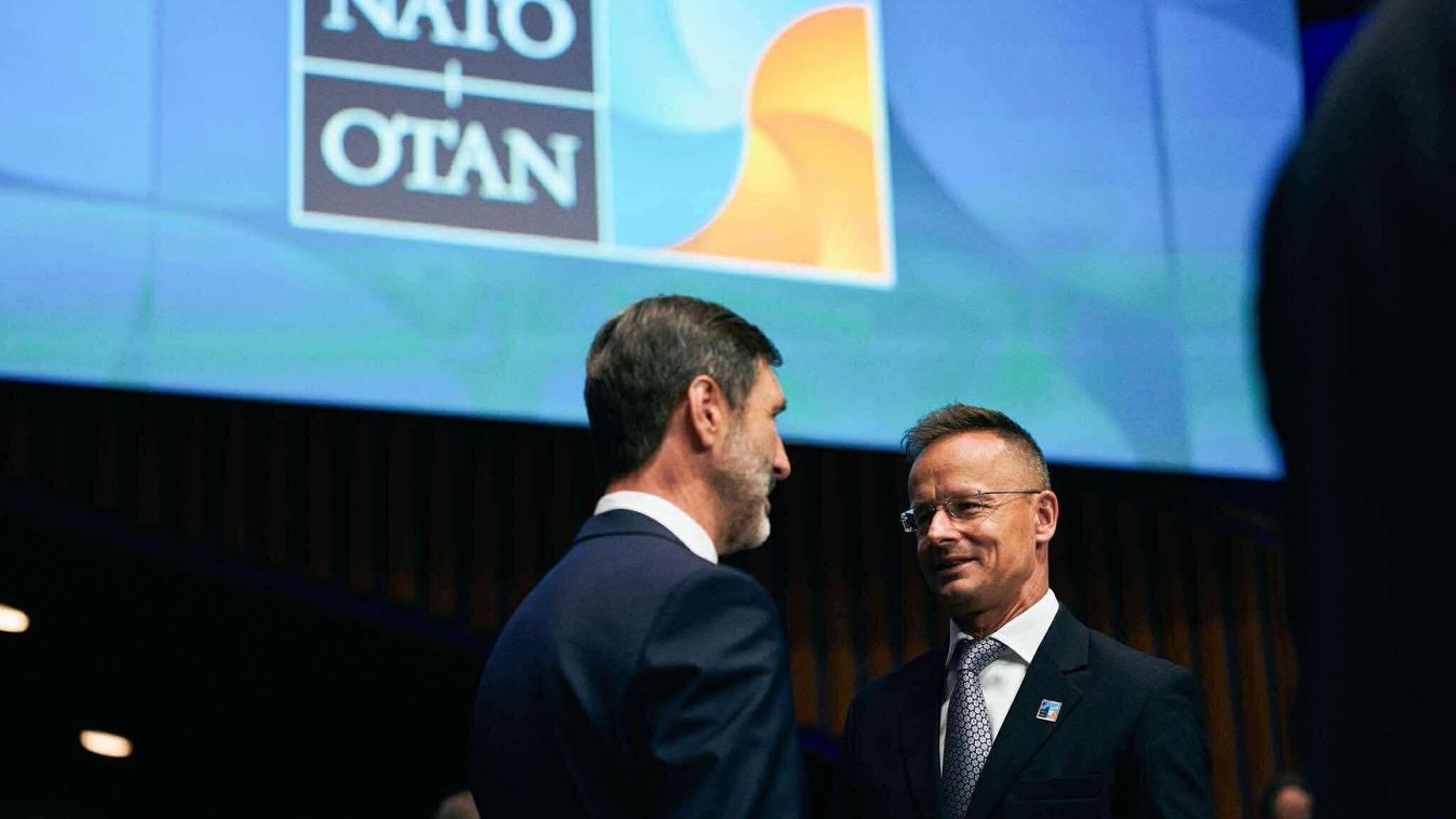 Szijjártó Péter: Donald Trump jelenléte minden megváltoztatott a korábbi NATO-csúcsokhoz képest (videó)
