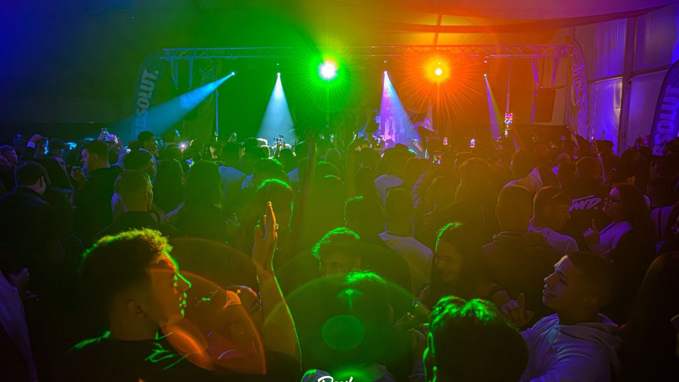 Bazi nagy 30+ Retro Party a CsabaParkban – Csak felnőtteknek szól a buli