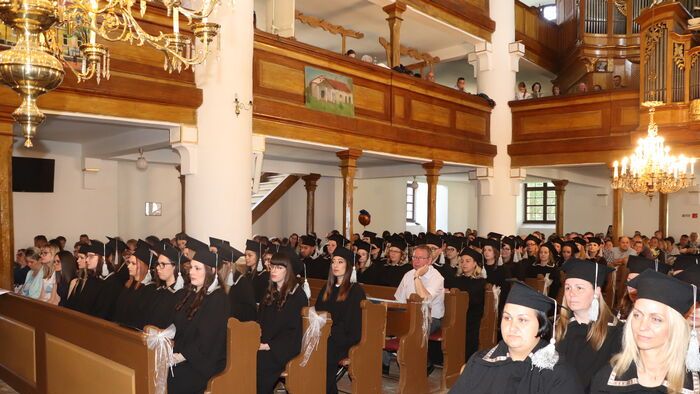 Átvették diplomáikat a Gál Ferenc Egyetem Pedagógia Karának végzős hallgatói