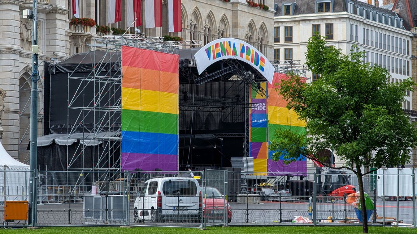 Botrányos, provokatív parádé volt idén is a bécsi Pride