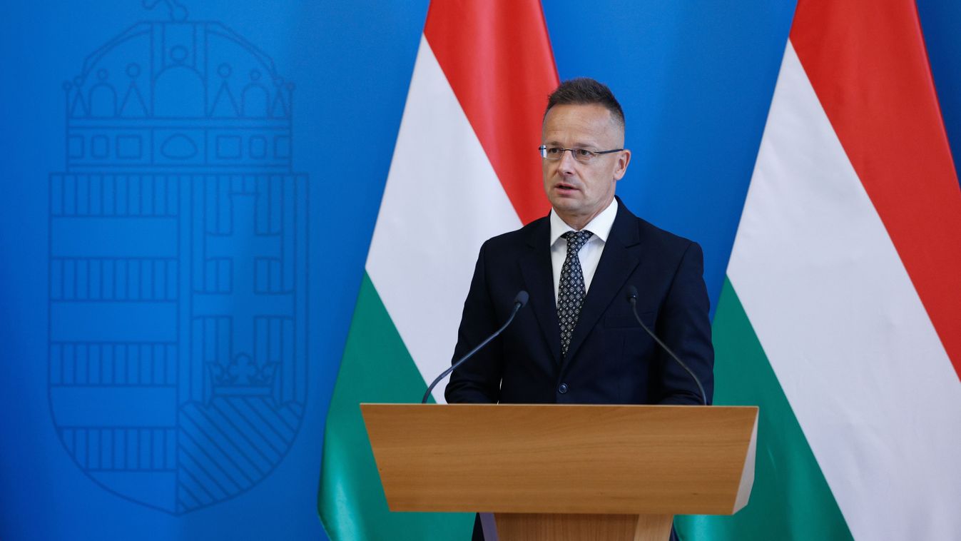 Szijjártó Péter felszólította a külföldi kormányokat, hogy hagyják úgy élni a magyarokat, ahogyan akarnak