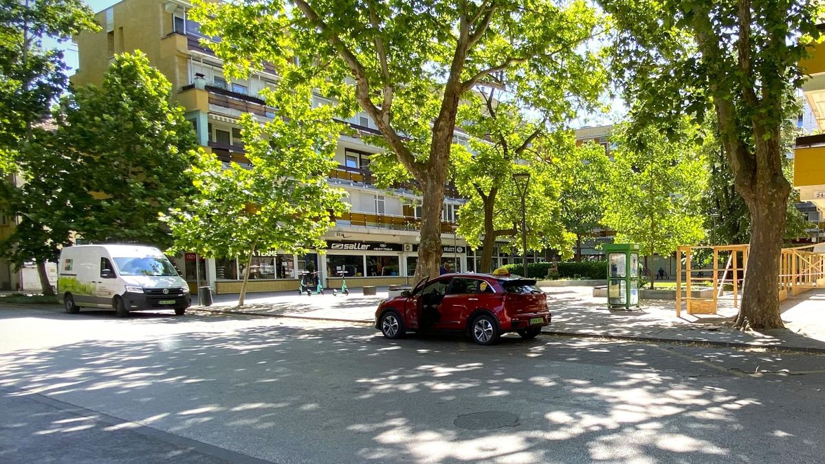 belvárosi taxiállomás, parkoló