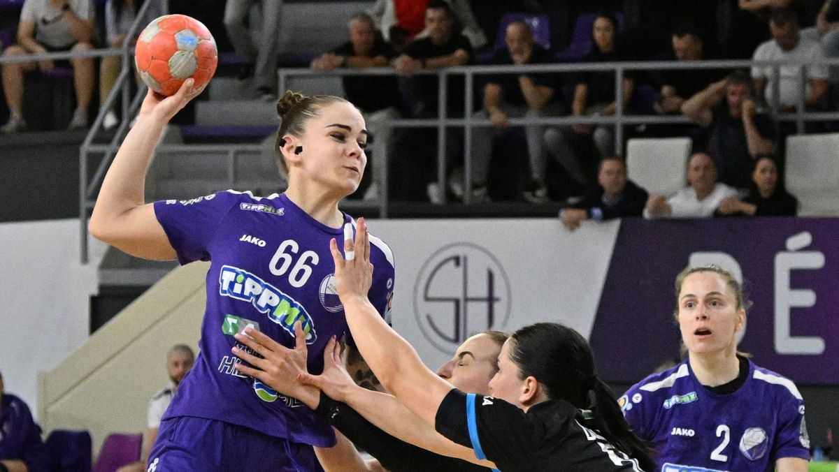 Előre NKSE, kézilabda, Román Dorina