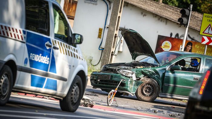 Megérkeztek a helyszíni fotók a csabai balesetről