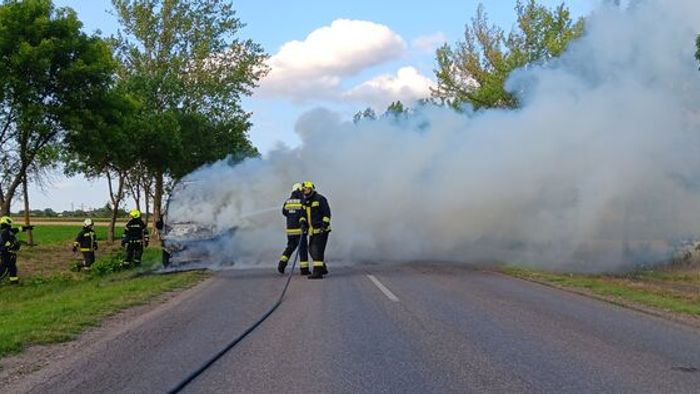 Kigyulladt egy teherautó Sarkadon