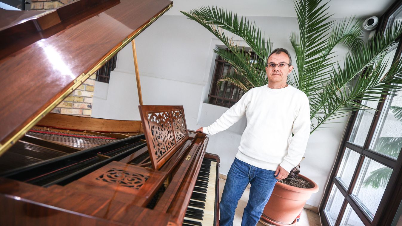 Liszt Ferenc is játszhatott rajta: párját ritkító zongora került elő egy tanya...