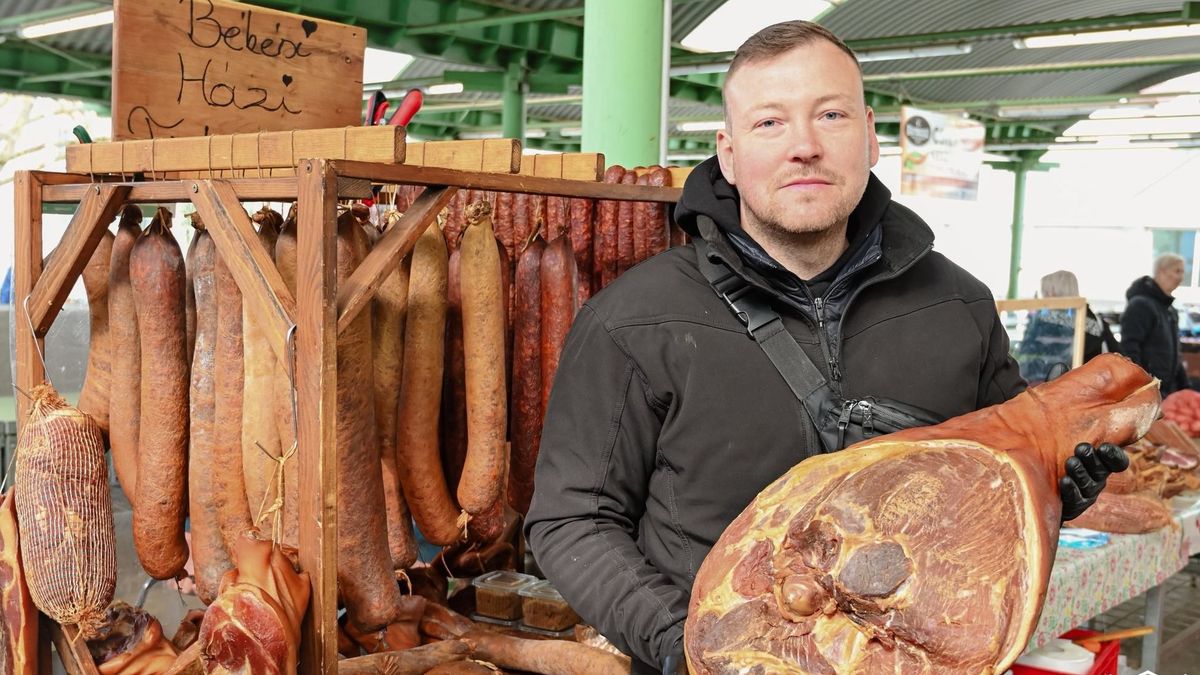 Tizenhat sonkaárus egy piacon: lehet, hogy ez világcsúcs?